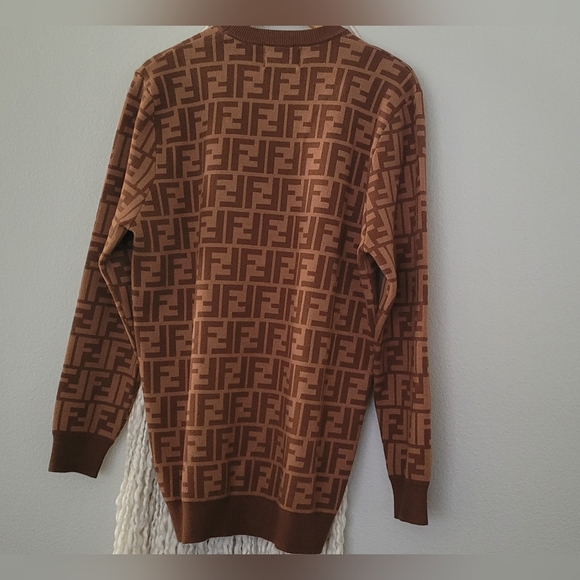 Versace x Fendi Sweater - Picture 7 of 13